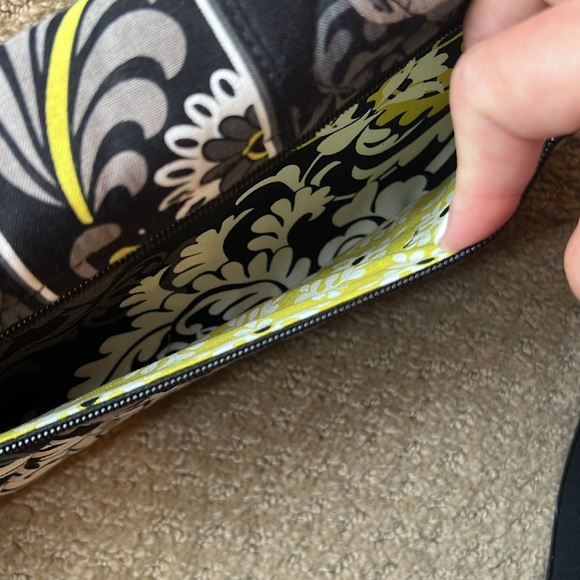 Vera Bradley - Knot Just A Clutch Baroque #018 - Picture 4 of 5